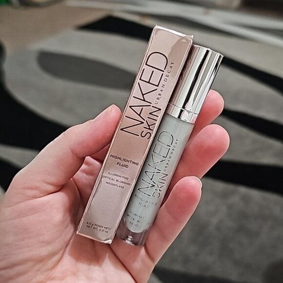 Urban Decay Highlighting Fluid, in the Shade Skywalk - Picture 1 of 3